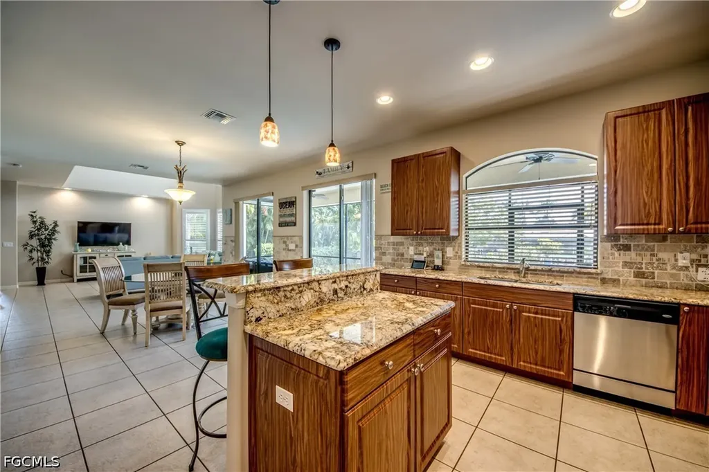 5601 Del Rio Court Cape Coral FL 33904