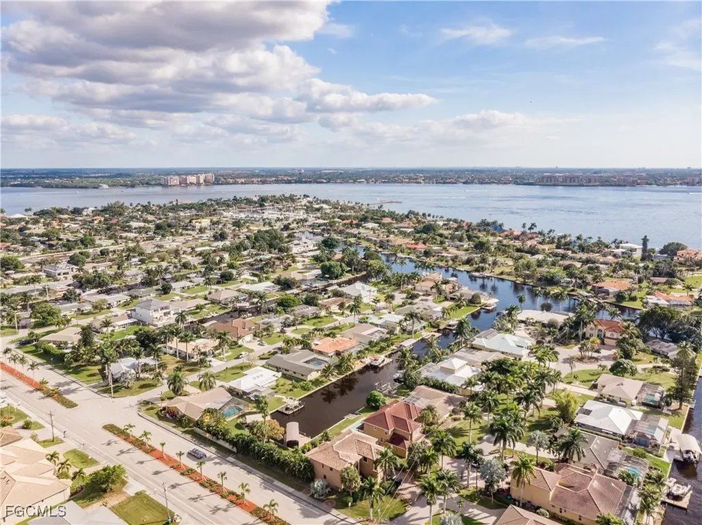 5601 Del Rio Court Cape Coral FL 33904