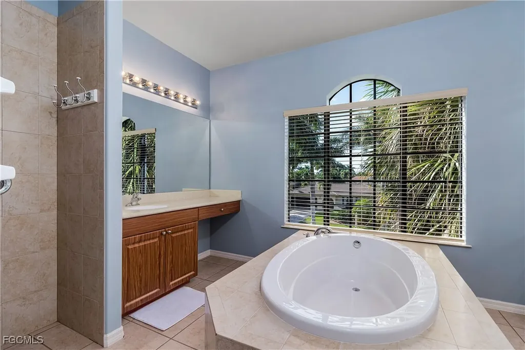 5601 Del Rio Court Cape Coral FL 33904