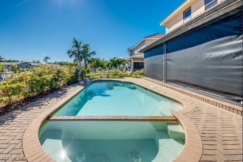 5601 Del Rio Court Cape Coral FL 33904