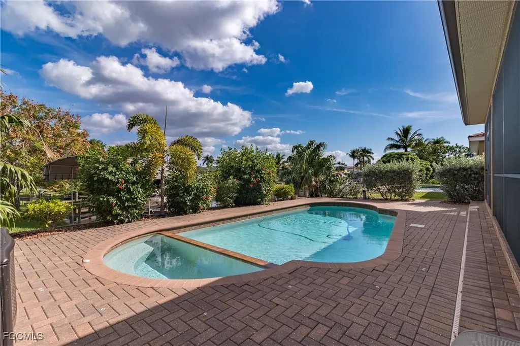 5601 Del Rio Court Cape Coral FL 33904