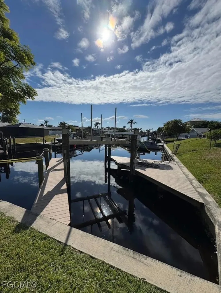5601 Del Rio Court Cape Coral FL 33904