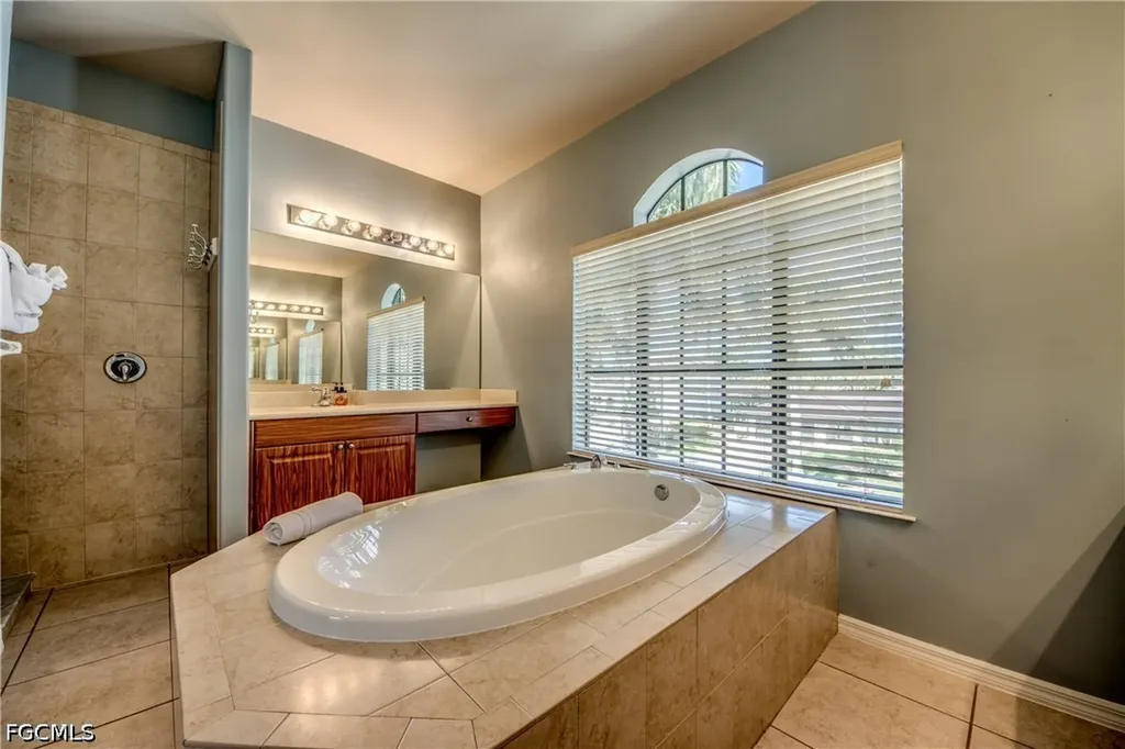 5601 Del Rio Court Cape Coral FL 33904