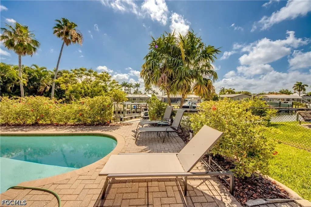 5601 Del Rio Court Cape Coral FL 33904