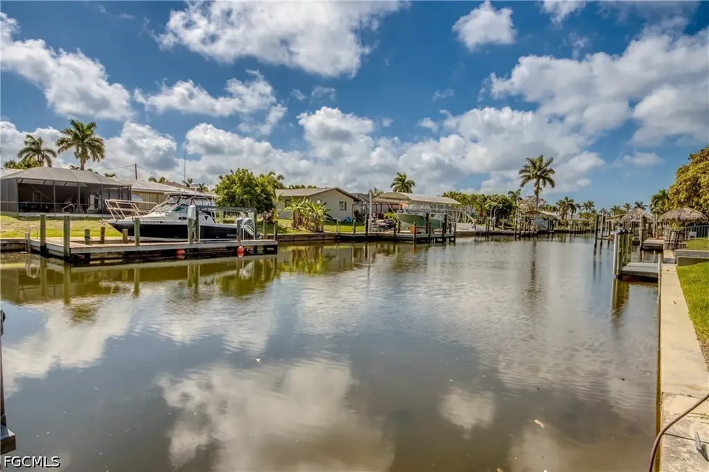 5601 Del Rio Court Cape Coral FL 33904
