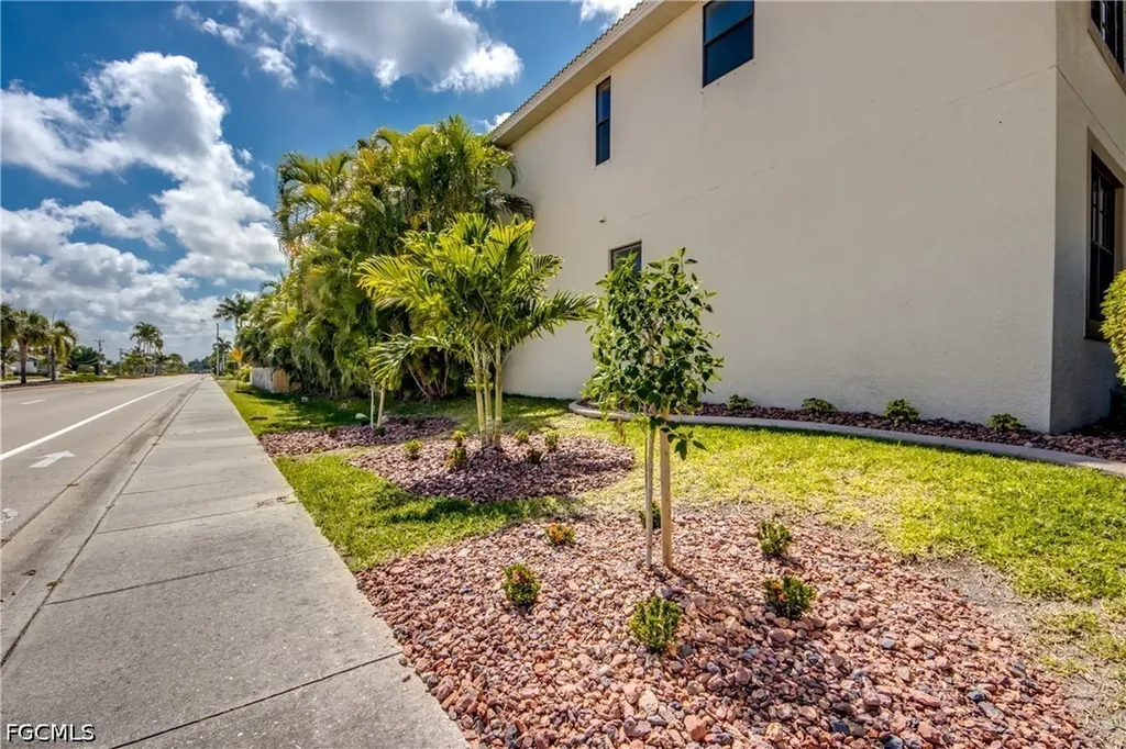 5601 Del Rio Court Cape Coral FL 33904