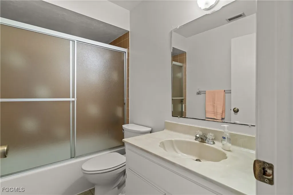 1113 Cape Coral Parkway W Cape Coral FL 33914