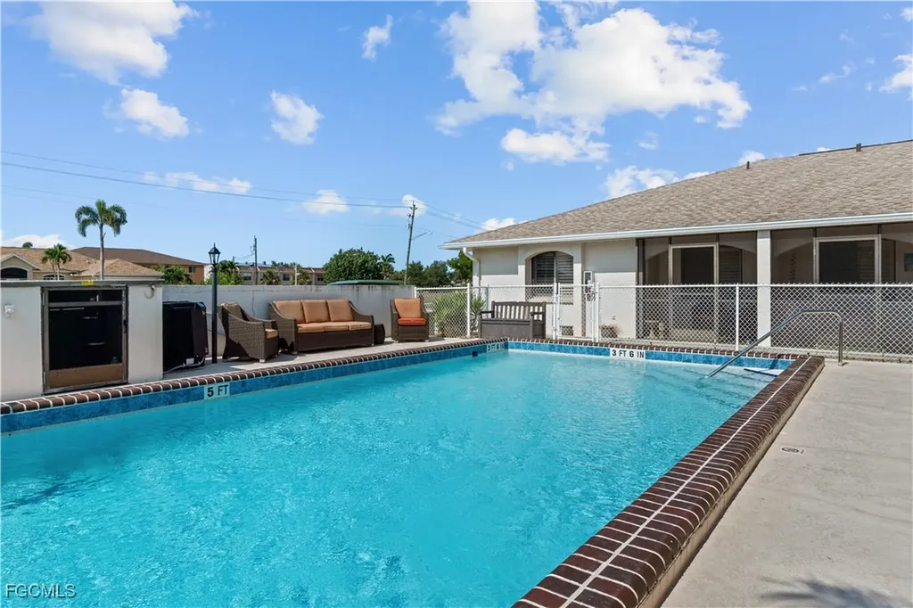 1113 Cape Coral Parkway W Cape Coral FL 33914