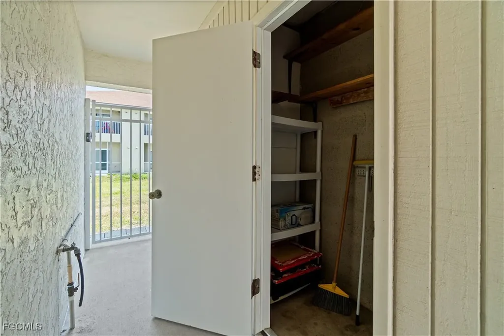 1113 Cape Coral Parkway W Cape Coral FL 33914