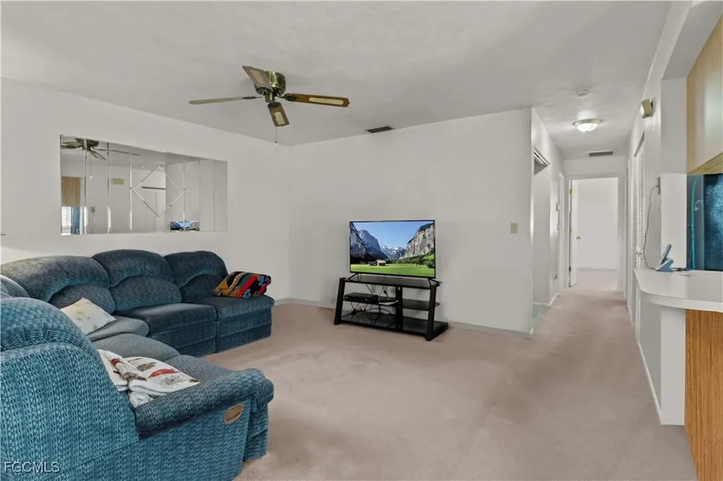1113 Cape Coral Parkway W Cape Coral FL 33914
