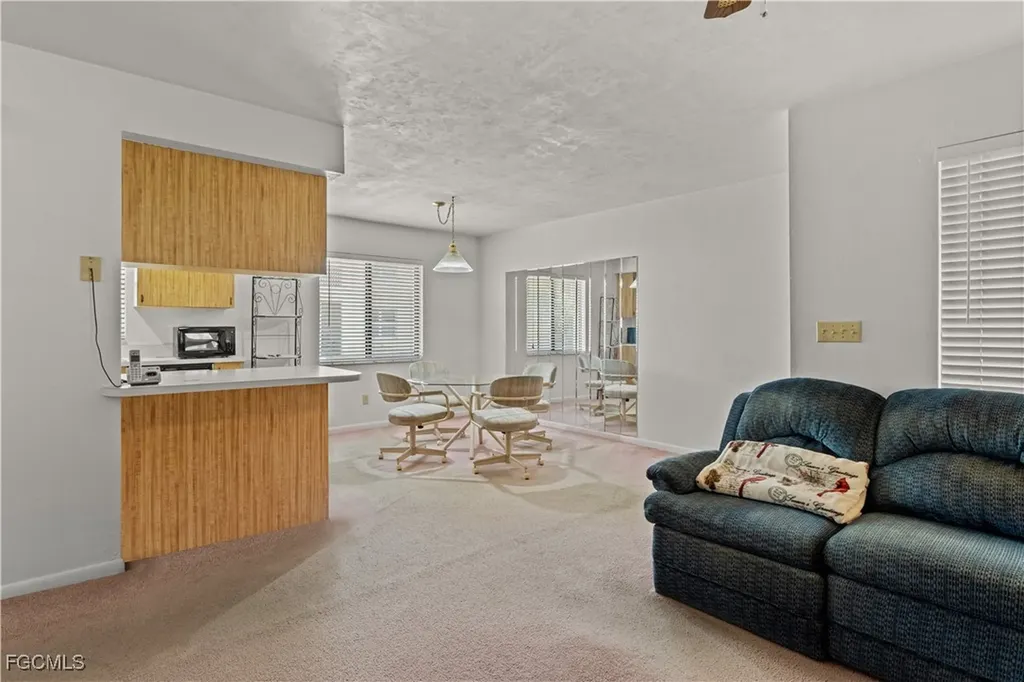 1113 Cape Coral Parkway W Cape Coral FL 33914