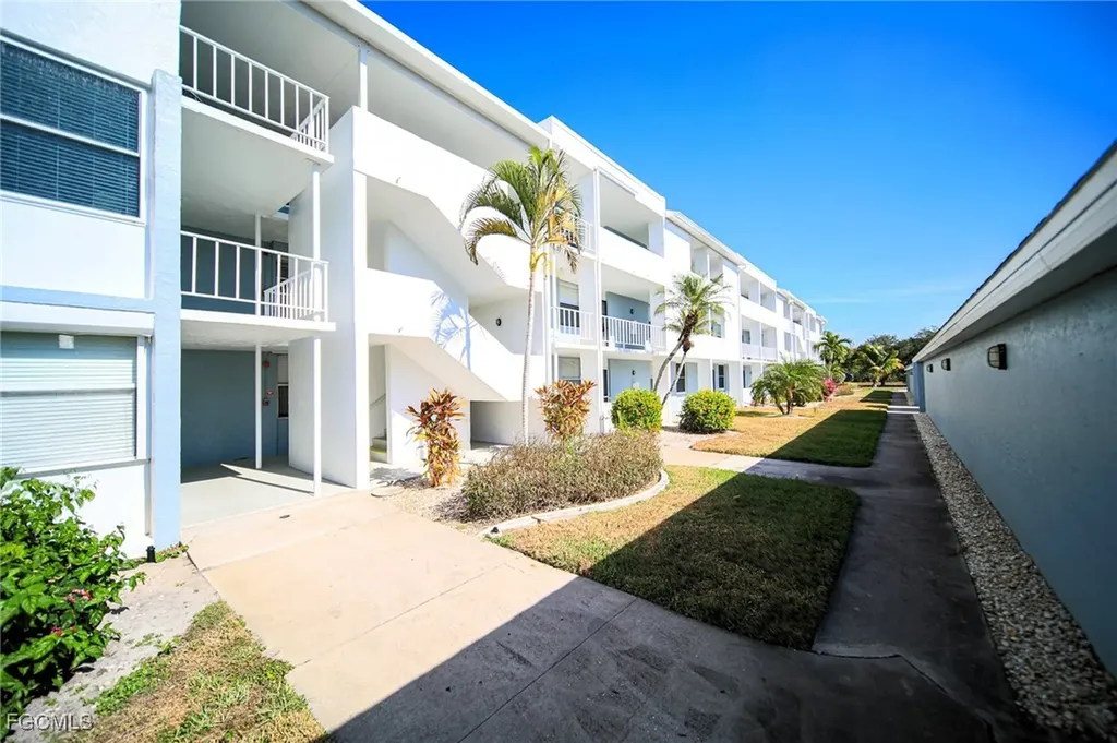 5959 Winkler Road Fort Myers FL 33919