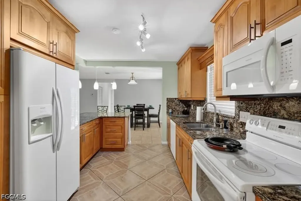 211 S Lake Drive Lehigh Acres FL 33936