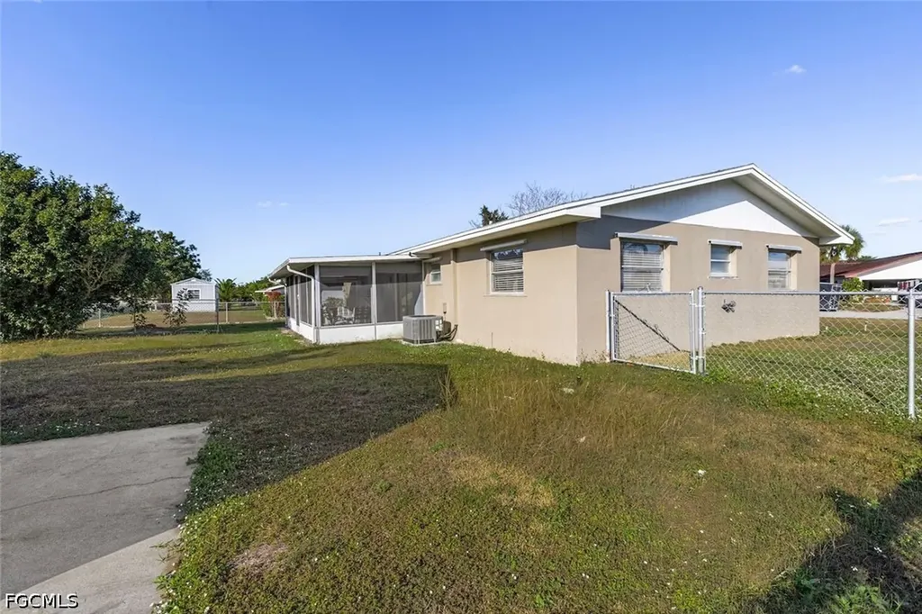 211 S Lake Drive Lehigh Acres FL 33936