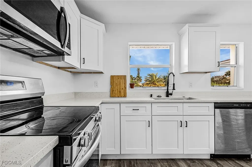 108 SE 42nd Terrace Cape Coral FL 33904