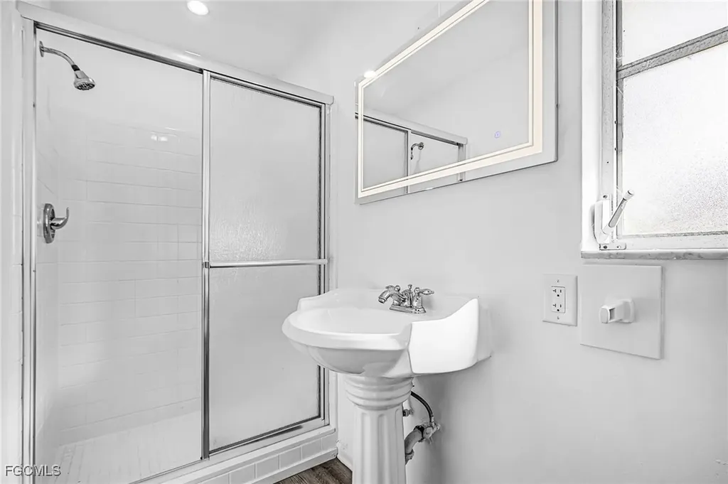 108 SE 42nd Terrace Cape Coral FL 33904