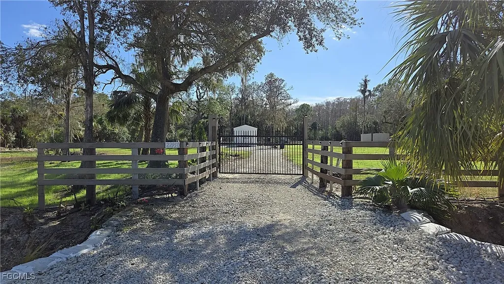 22950 Tinas Lane Fort Myers FL 33913