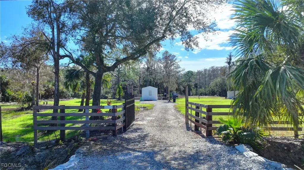 22950 Tinas Lane Fort Myers FL 33913