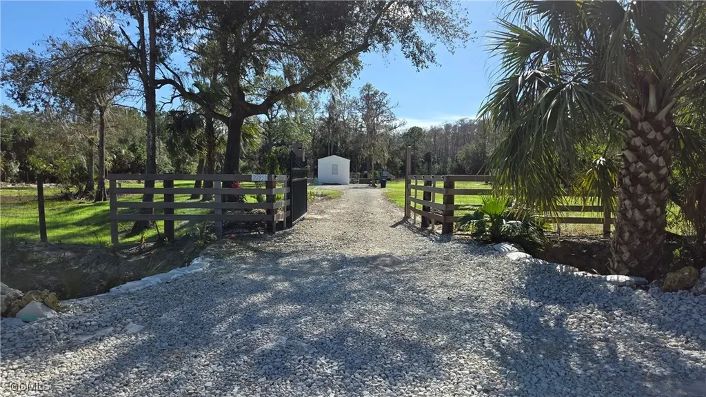 22950 Tinas Lane Fort Myers FL 33913