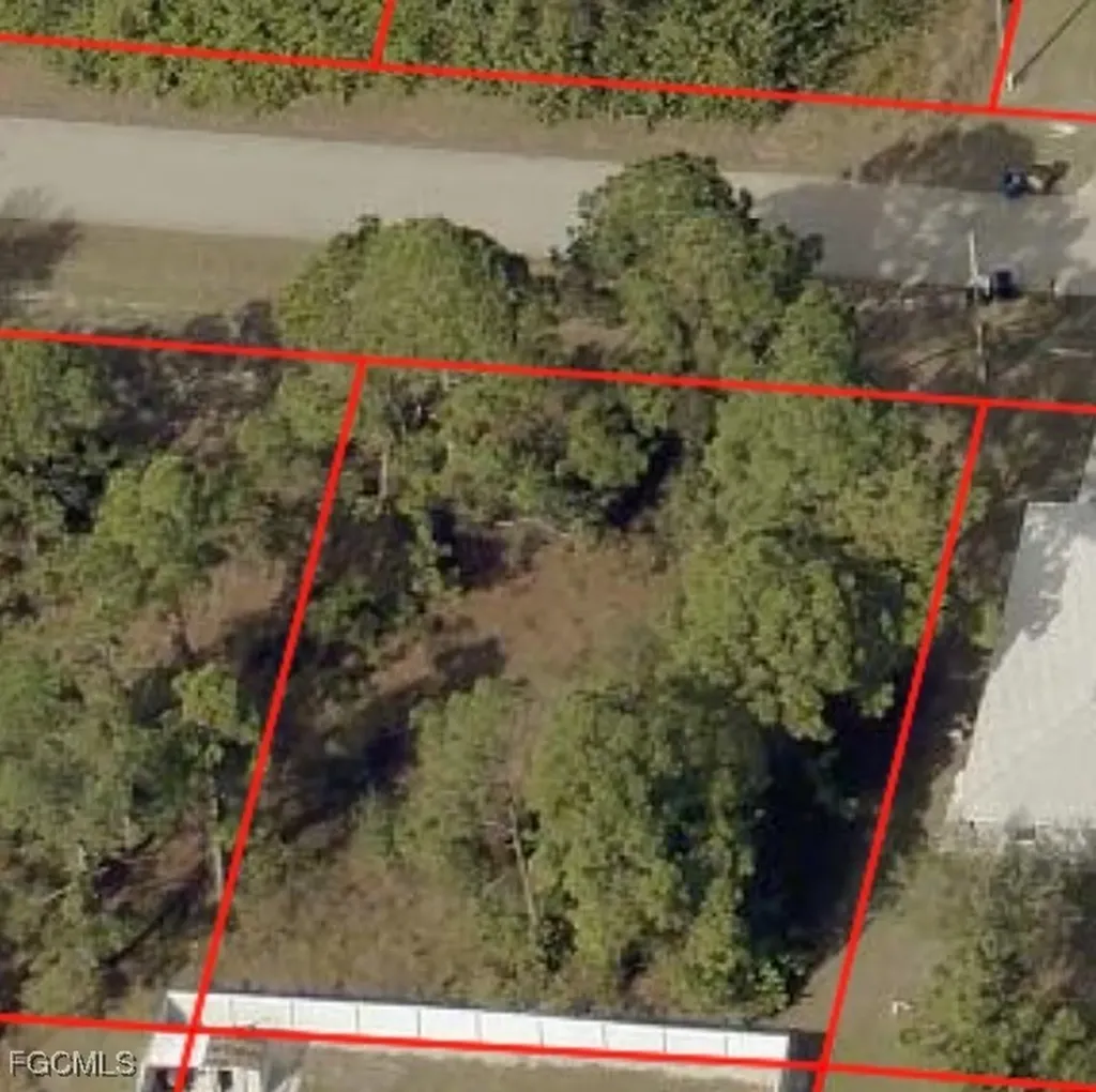842 Chezy Street E Lehigh Acres FL 33974