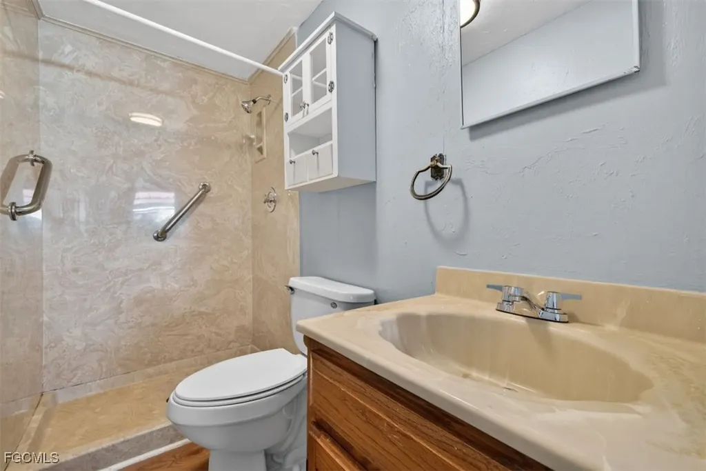 559 Clark Street North Fort Myers FL 33903