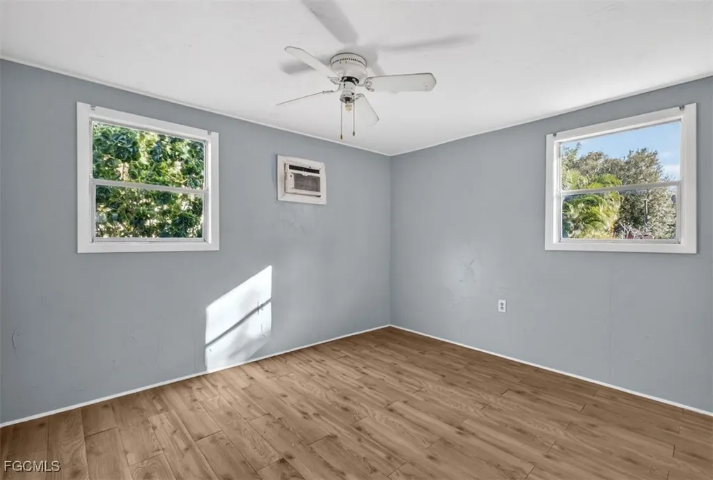 559 Clark Street North Fort Myers FL 33903