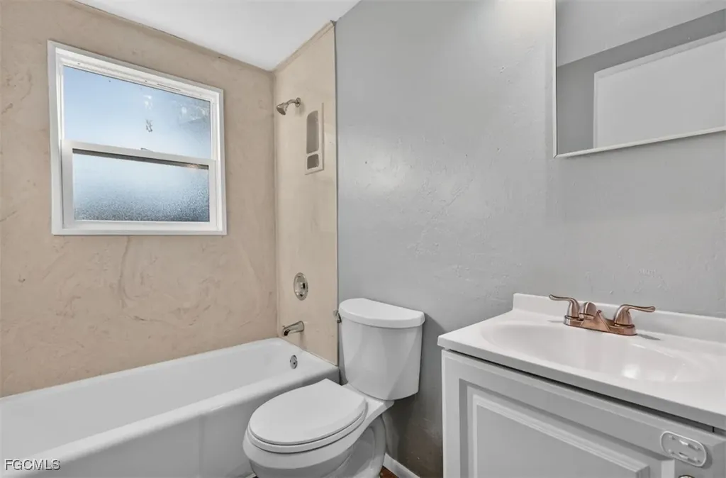 559 Clark Street North Fort Myers FL 33903