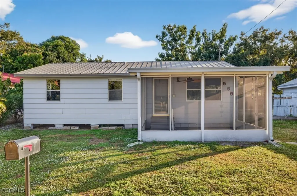 559 Clark Street North Fort Myers FL 33903