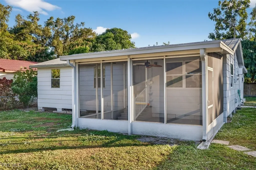 559 Clark Street North Fort Myers FL 33903