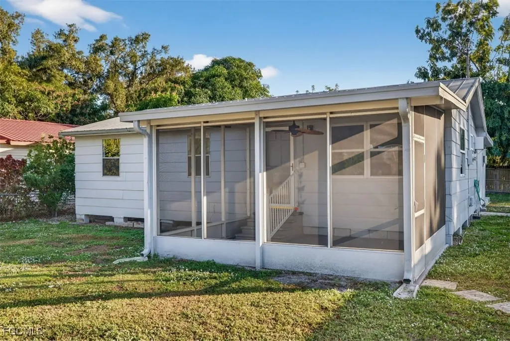 559 Clark Street North Fort Myers FL 33903