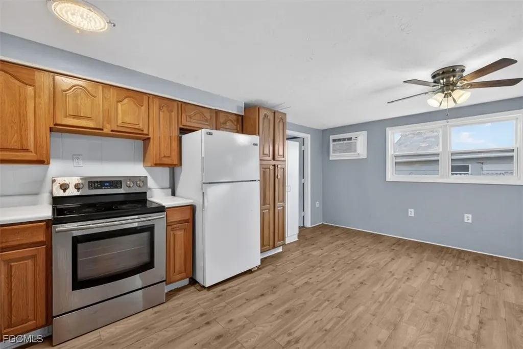 559 Clark Street North Fort Myers FL 33903