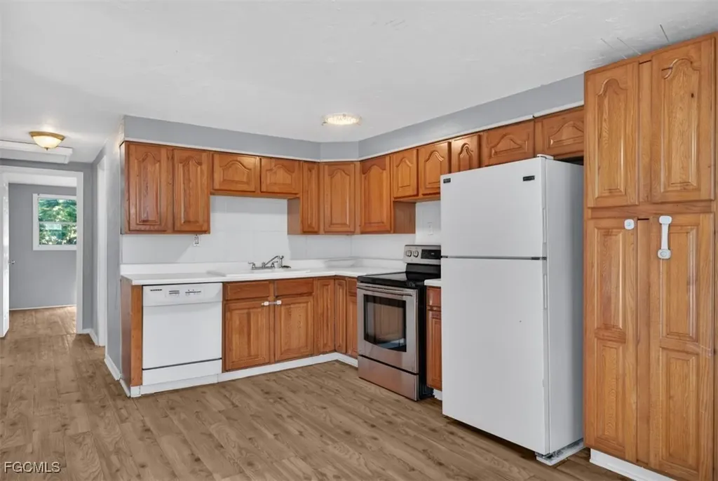 559 Clark Street North Fort Myers FL 33903