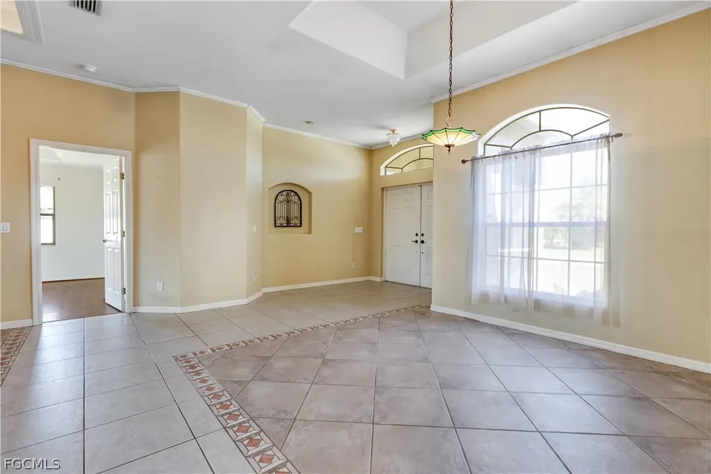 3908 SE 2nd Avenue Cape Coral FL 33904