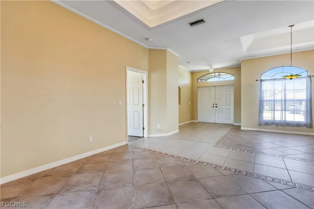 3908 SE 2nd Avenue Cape Coral FL 33904