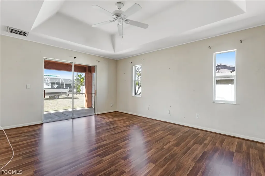 3908 SE 2nd Avenue Cape Coral FL 33904