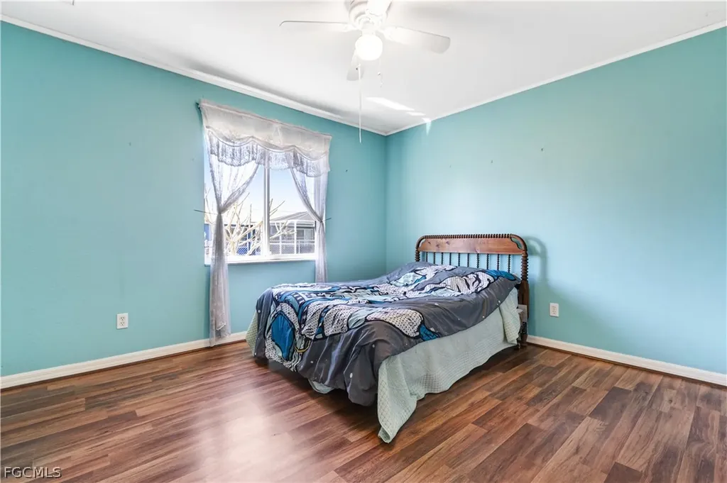 3908 SE 2nd Avenue Cape Coral FL 33904