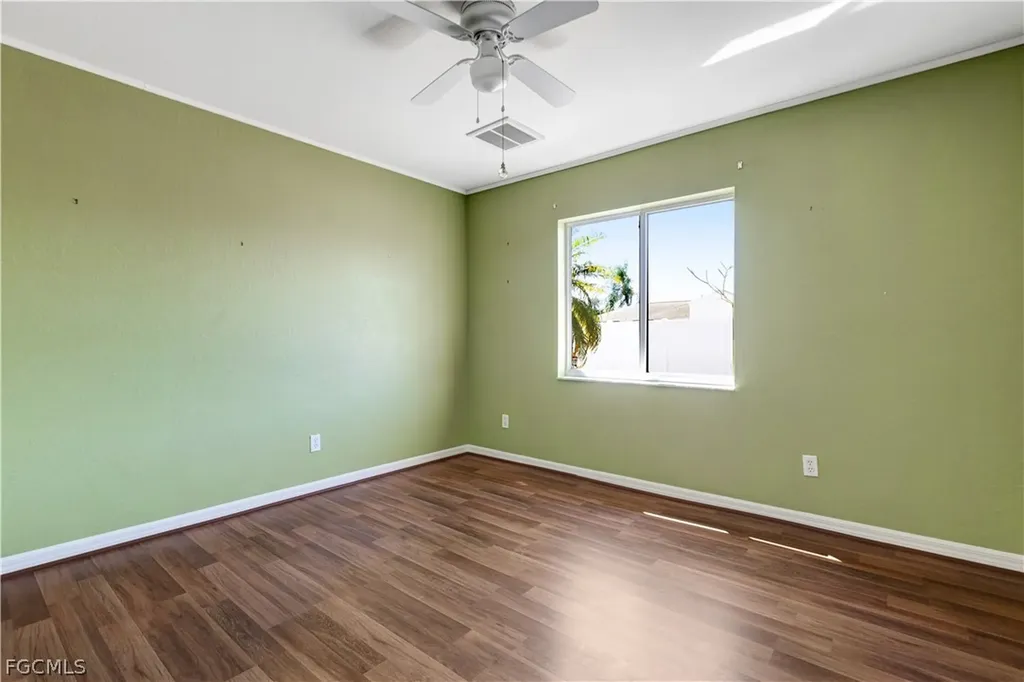 3908 SE 2nd Avenue Cape Coral FL 33904