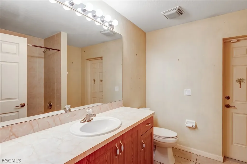 3908 SE 2nd Avenue Cape Coral FL 33904