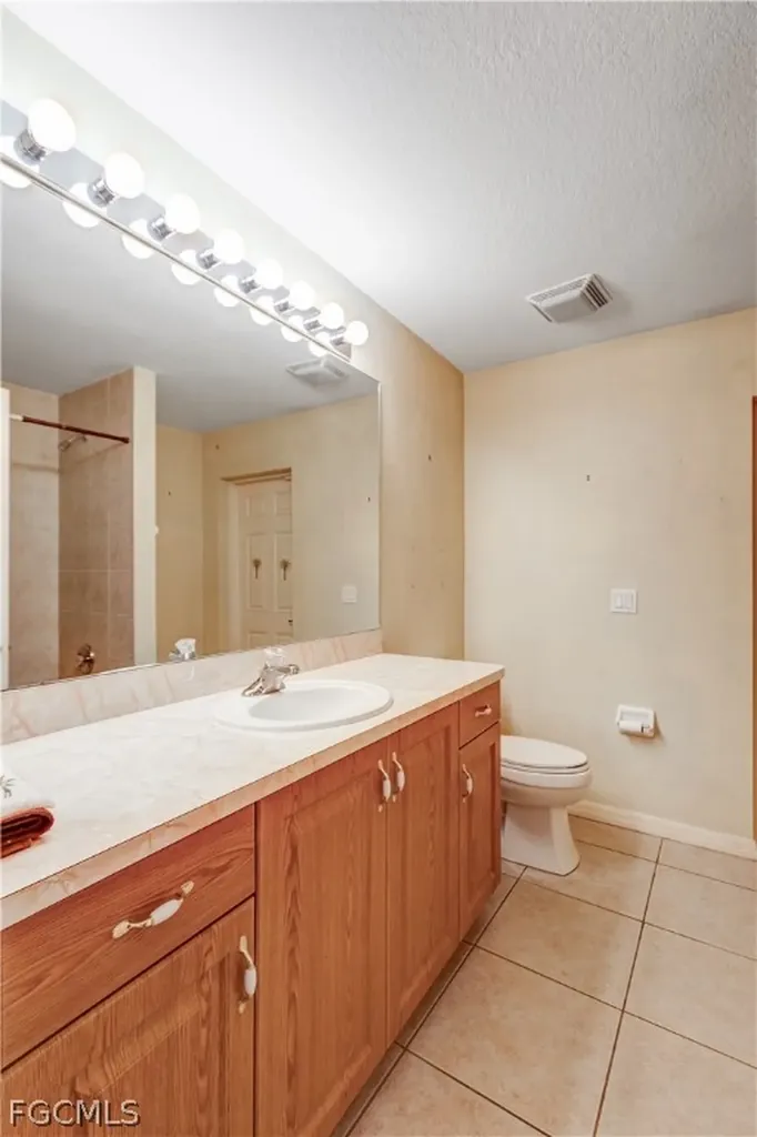 3908 SE 2nd Avenue Cape Coral FL 33904