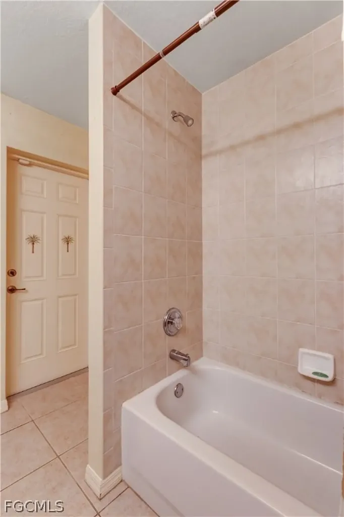 3908 SE 2nd Avenue Cape Coral FL 33904