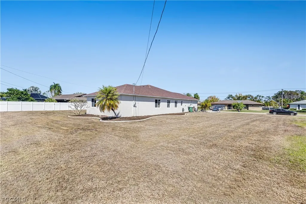 3908 SE 2nd Avenue Cape Coral FL 33904