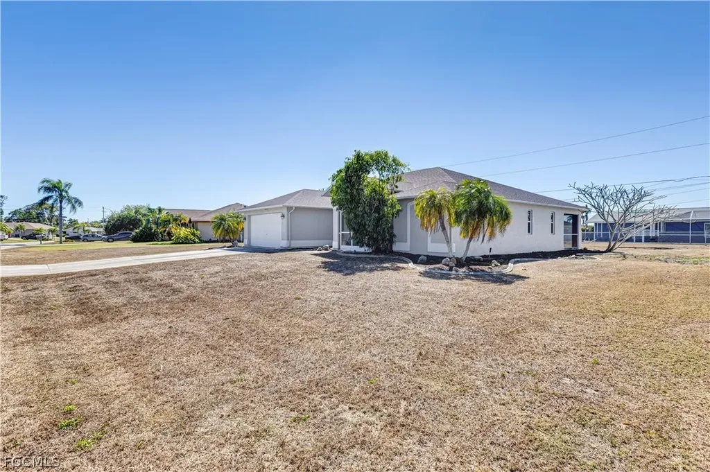3908 SE 2nd Avenue Cape Coral FL 33904