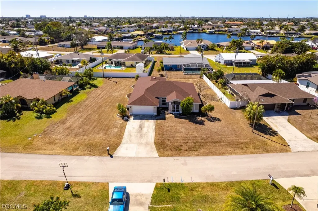 3908 SE 2nd Avenue Cape Coral FL 33904