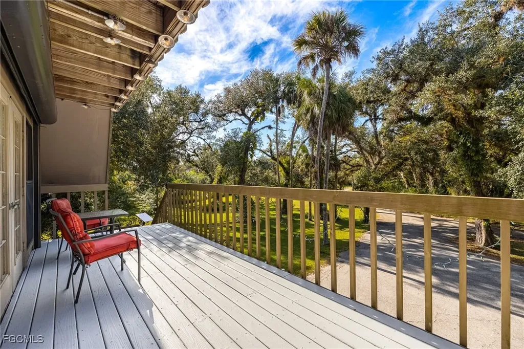 19650 N River Road Alva FL 33920