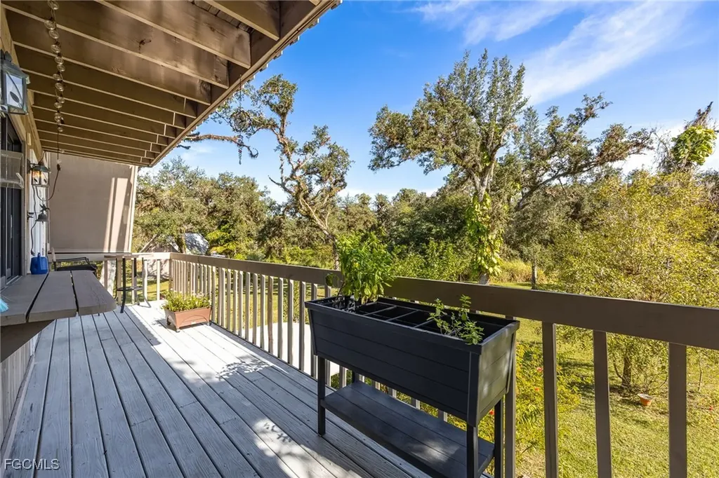 19650 N River Road Alva FL 33920