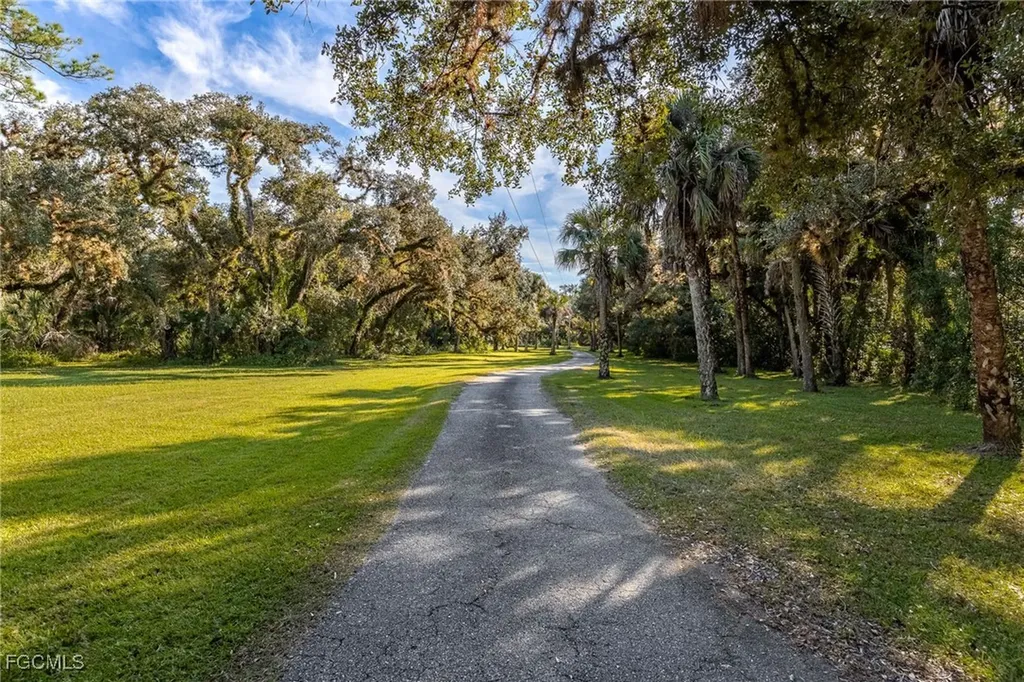 19650 N River Road Alva FL 33920