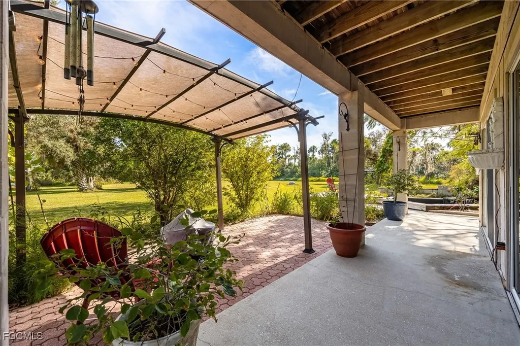 19650 N River Road Alva FL 33920