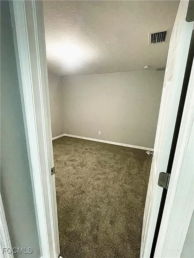 2614 NE 6th Place Cape Coral FL 33909