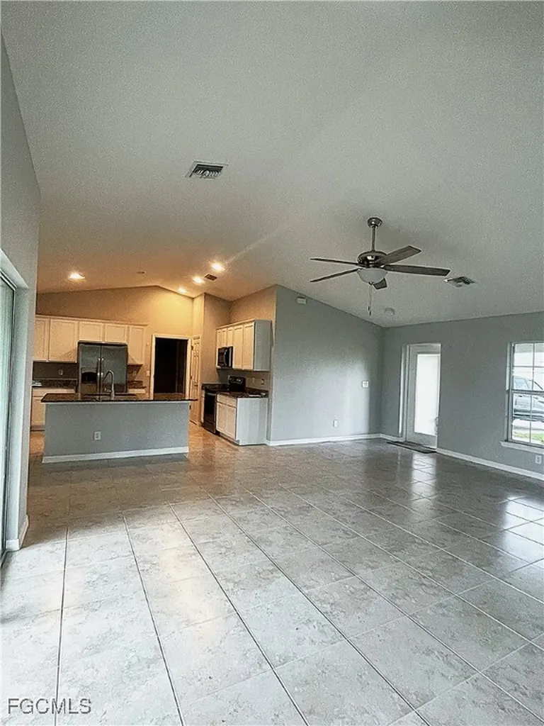 2614 NE 6th Place Cape Coral FL 33909