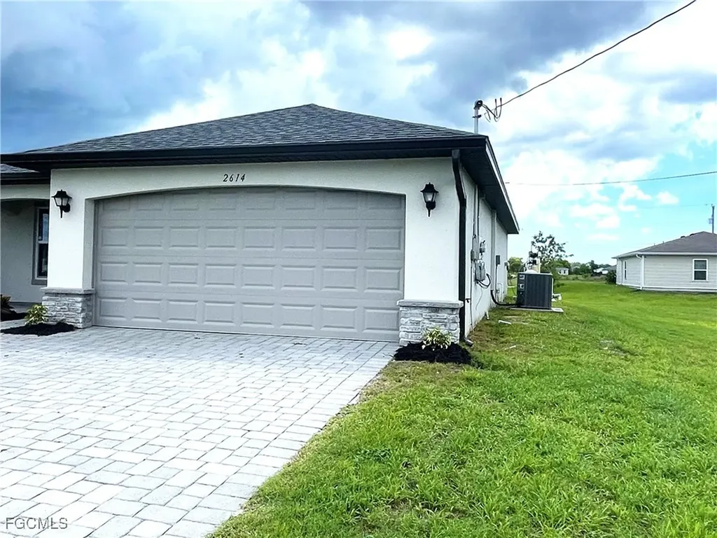 2614 NE 6th Place Cape Coral FL 33909